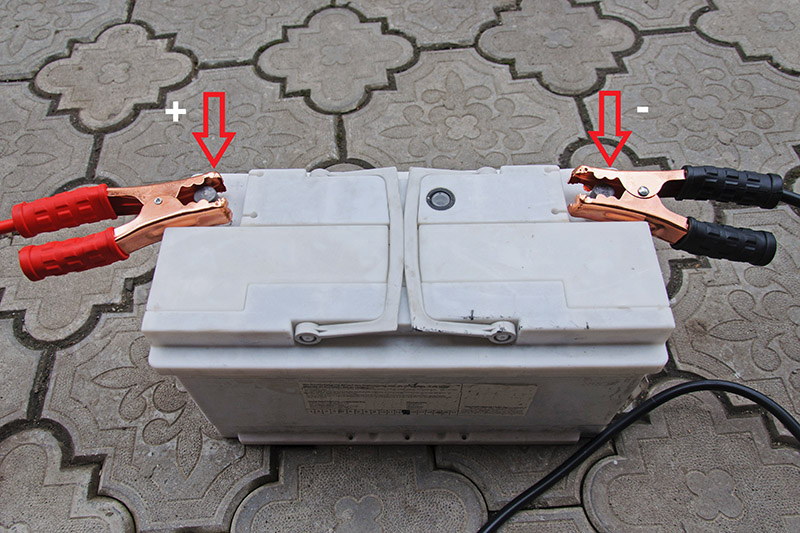 Зарядка снятой аккумуляторной батареи BMW X5 I E53 1999 - 2006
