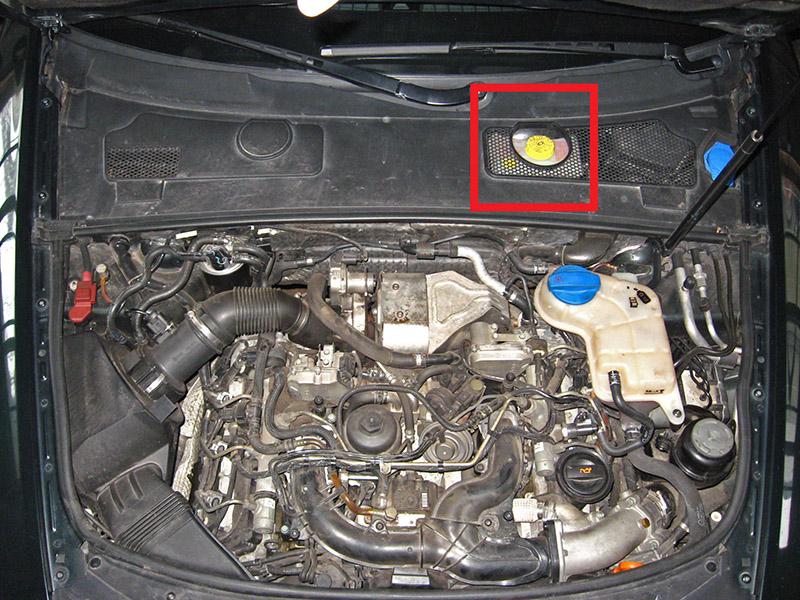 Расположение тормозного бачка на Audi A6 4F/C6 2004-2011