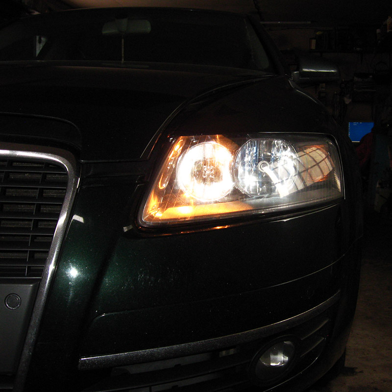 Свет габаритной лампы на Audi A6 4F/C6 2004-2011
