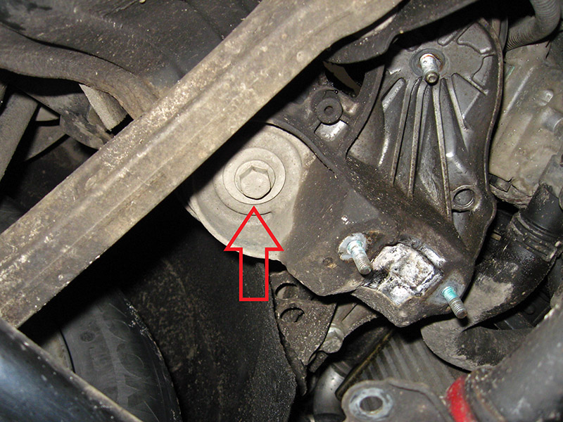 Крепление кронштейна опоры двигателя на Audi A6 4F/C6 2004-2011