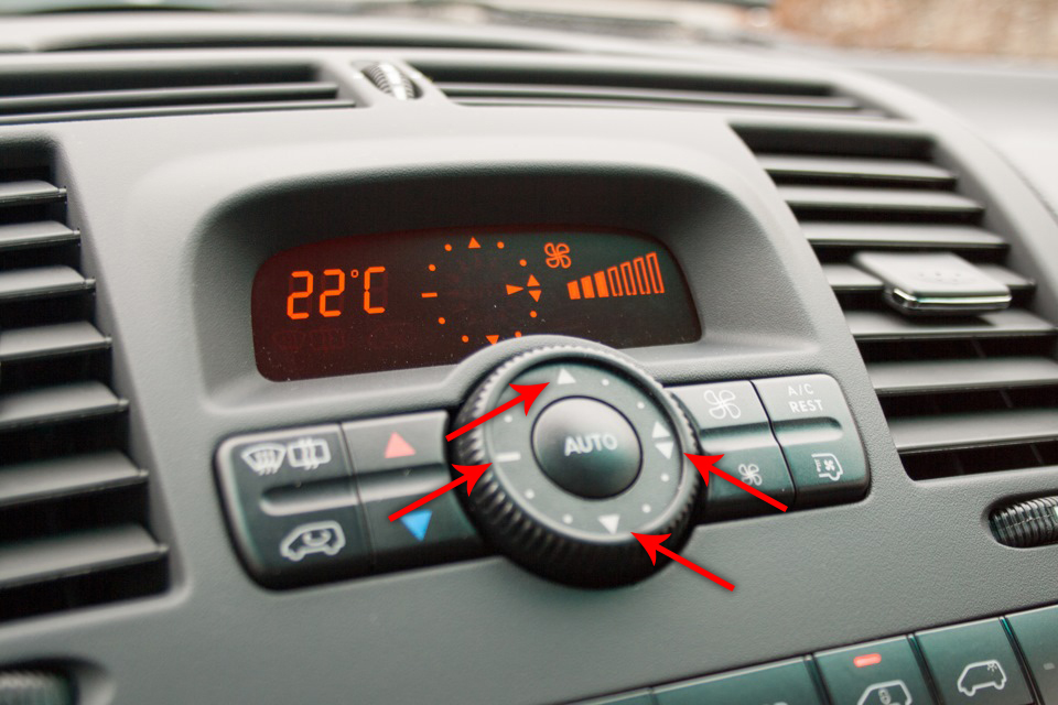 Регулятор воздуха климат контроля на автомобиле Mercedes-Benz Vito W639