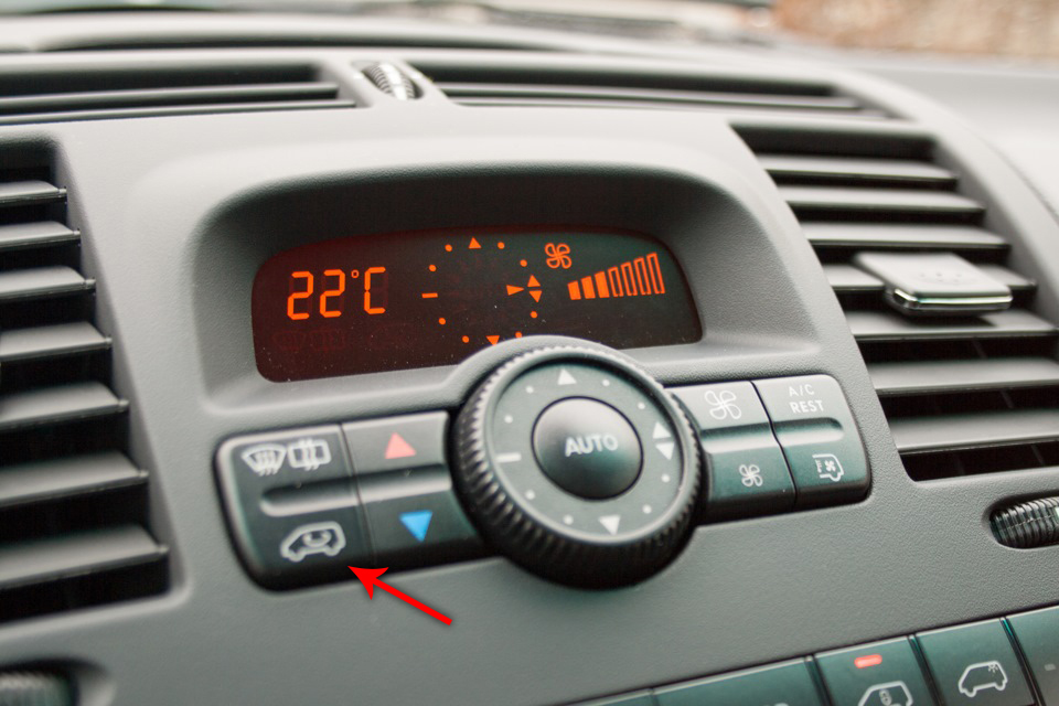Рециркуляция воздуха климат контроля на автомобиле Mercedes-Benz Vito W639