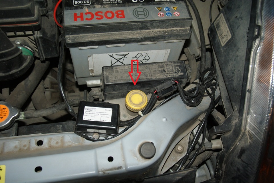Снятие и установка расширительного бачка системы охлаждения Nissan Note 2004 - 2012