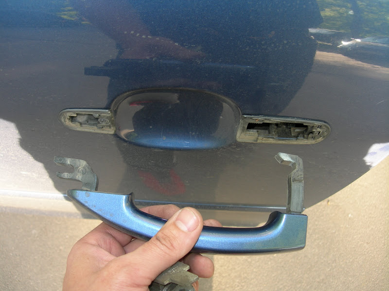 Замена наружной ручки задней двери Nissan Note 2004 - 2012