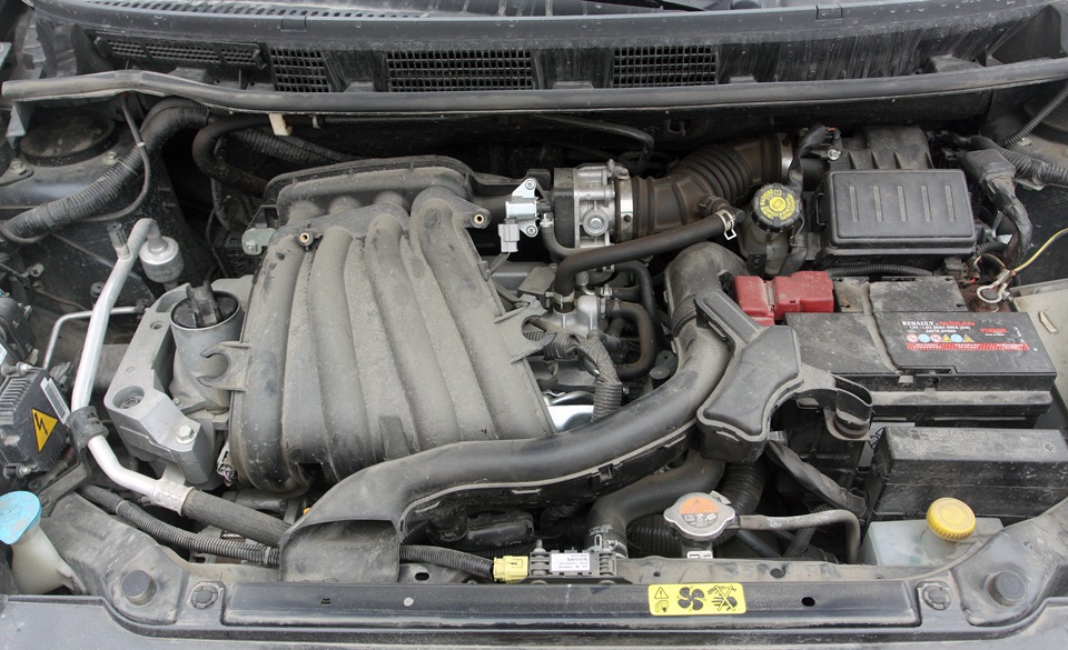 Снятие и установка декоративного кожуха двигателя Nissan Note 2004 - 2012