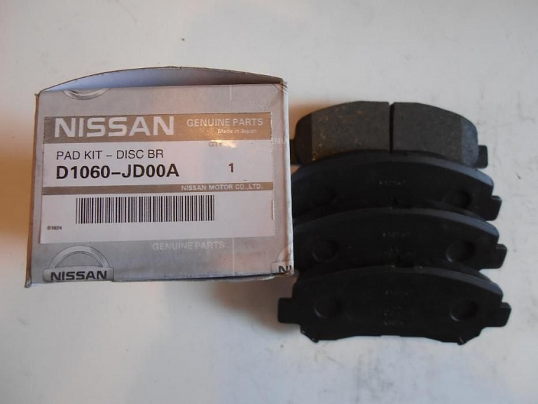 Замена передних тормозных колодок Nissan Note 2004 - 2012