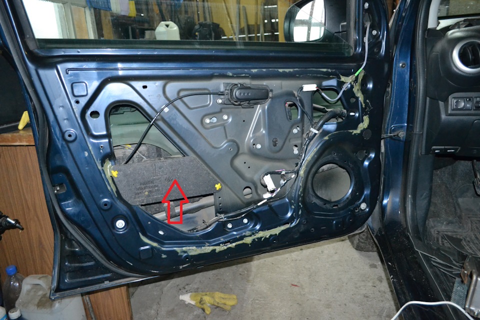 Замена стеклоподъемника передней двери Nissan Note 2004 - 2012