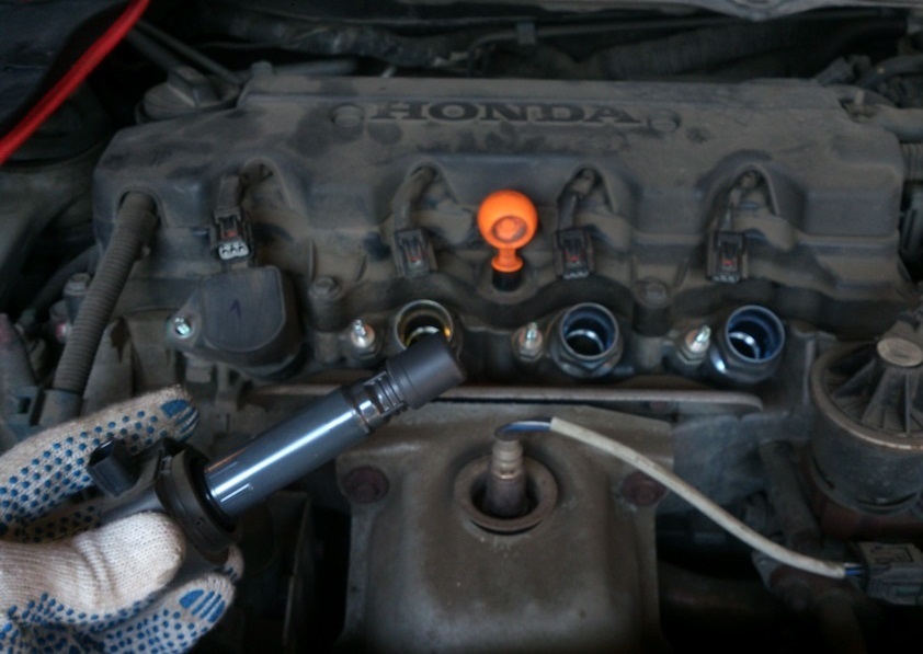 Замена свечей зажигания Honda Civic 2005 - 2011