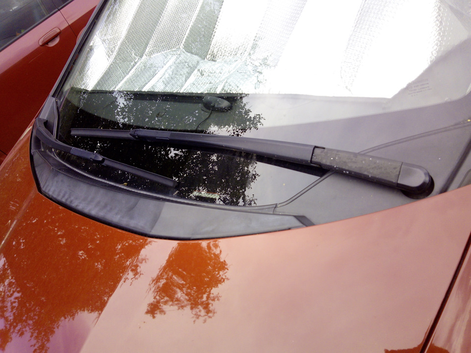 Замена щеток стеклоочистителя ветрового окна Honda Civic 2005 - 2011