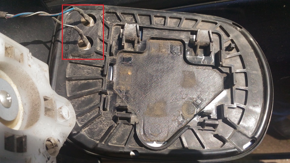 Снятие зеркального элемента наружного зеркала Honda Civic 2005 - 2011