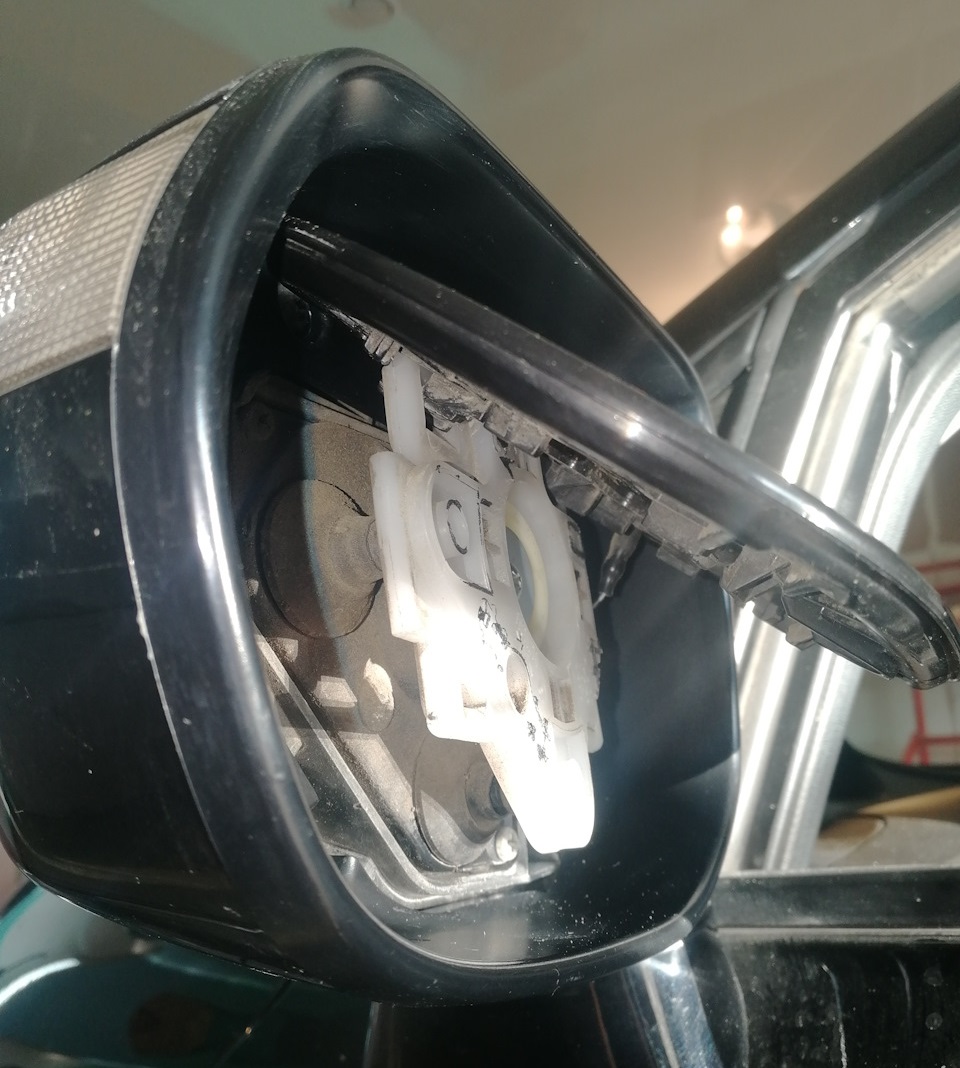 Снятие фонаря бокового указателя поворота Honda Civic 2005 - 2011