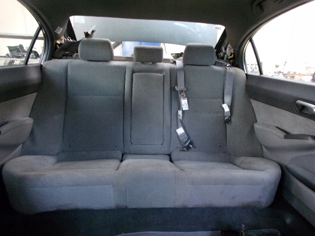 Снятие заднего сиденья Honda Civic 2005 - 2011