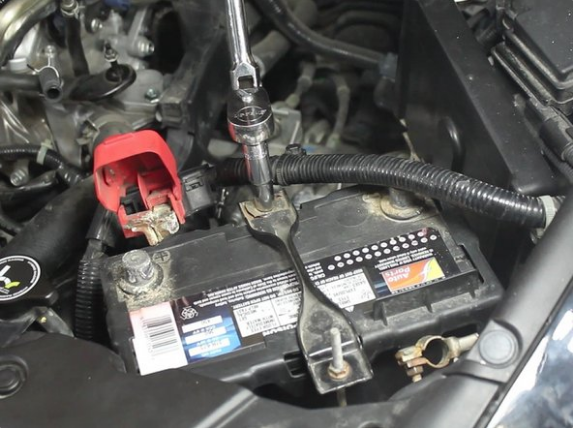 Снятие электронного блока управления двигателем Honda Civic 2005 - 2011
