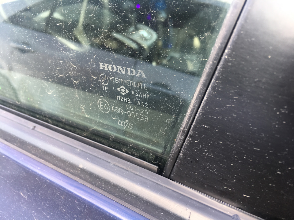 Замена стекла передней двери Хонда Цивик 2005 - 2011