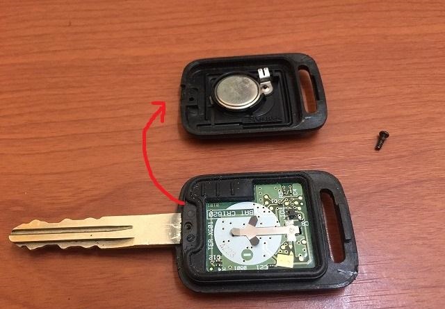 Как заменить батарейку в ключе Nissan Pathfinder