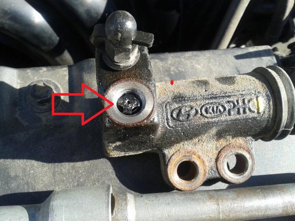 Дроссельный клапан рабочего цилиндра сцепления на автомобиле Hyundai Solaris