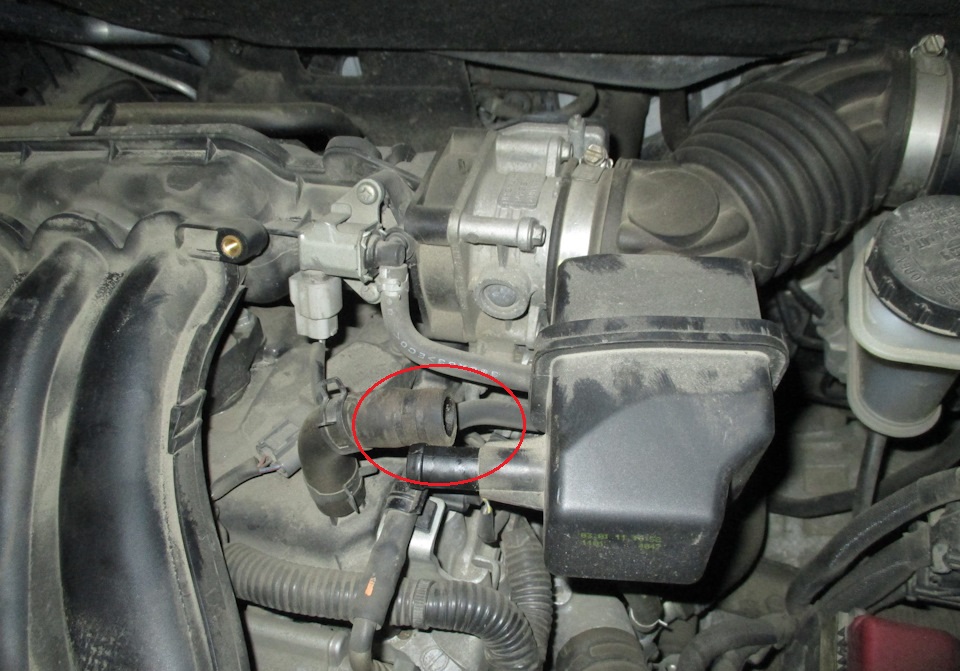 Removing the intake manifold Nissan X-Trail 2007 - 2014