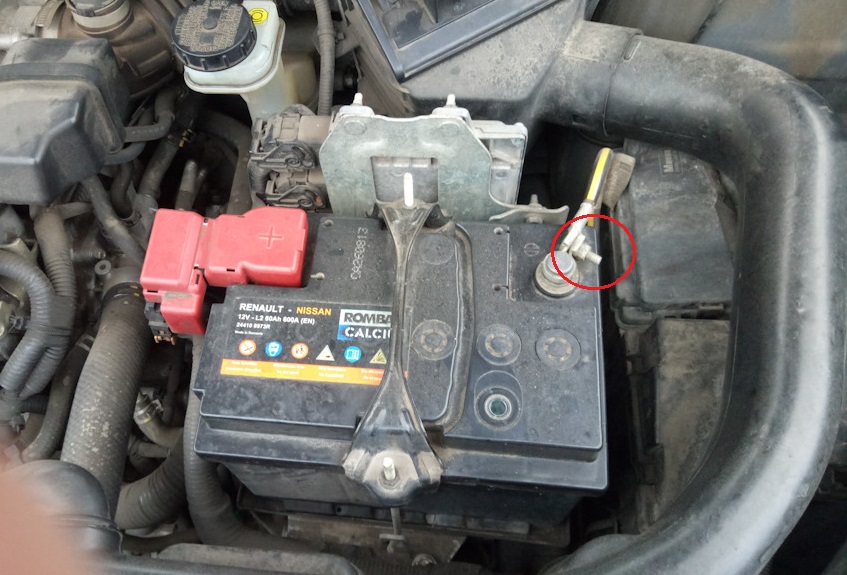 Replacing spark plugs Nissan X-Trail 2007 - 2014