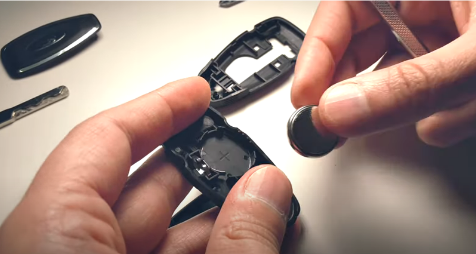 Замена батарейки в ключе Ford Focus 3