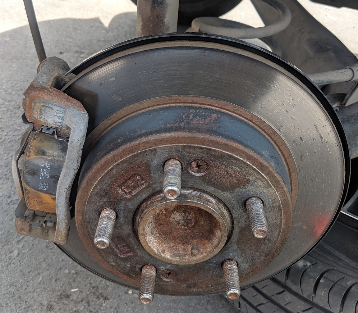 Hyundai Creta wheel replacement