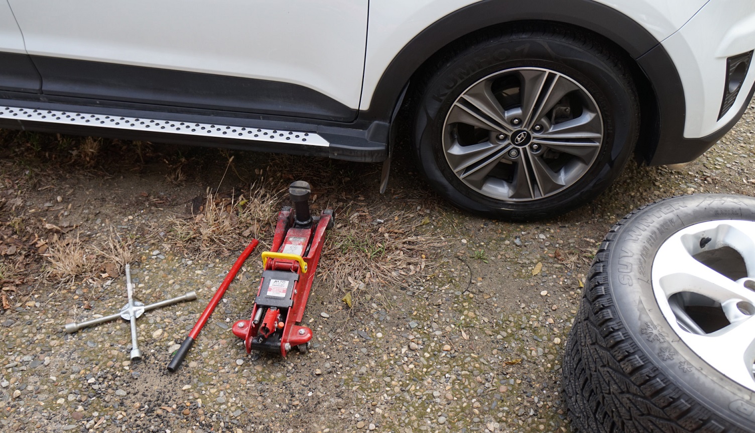 Hyundai Creta wheel replacement