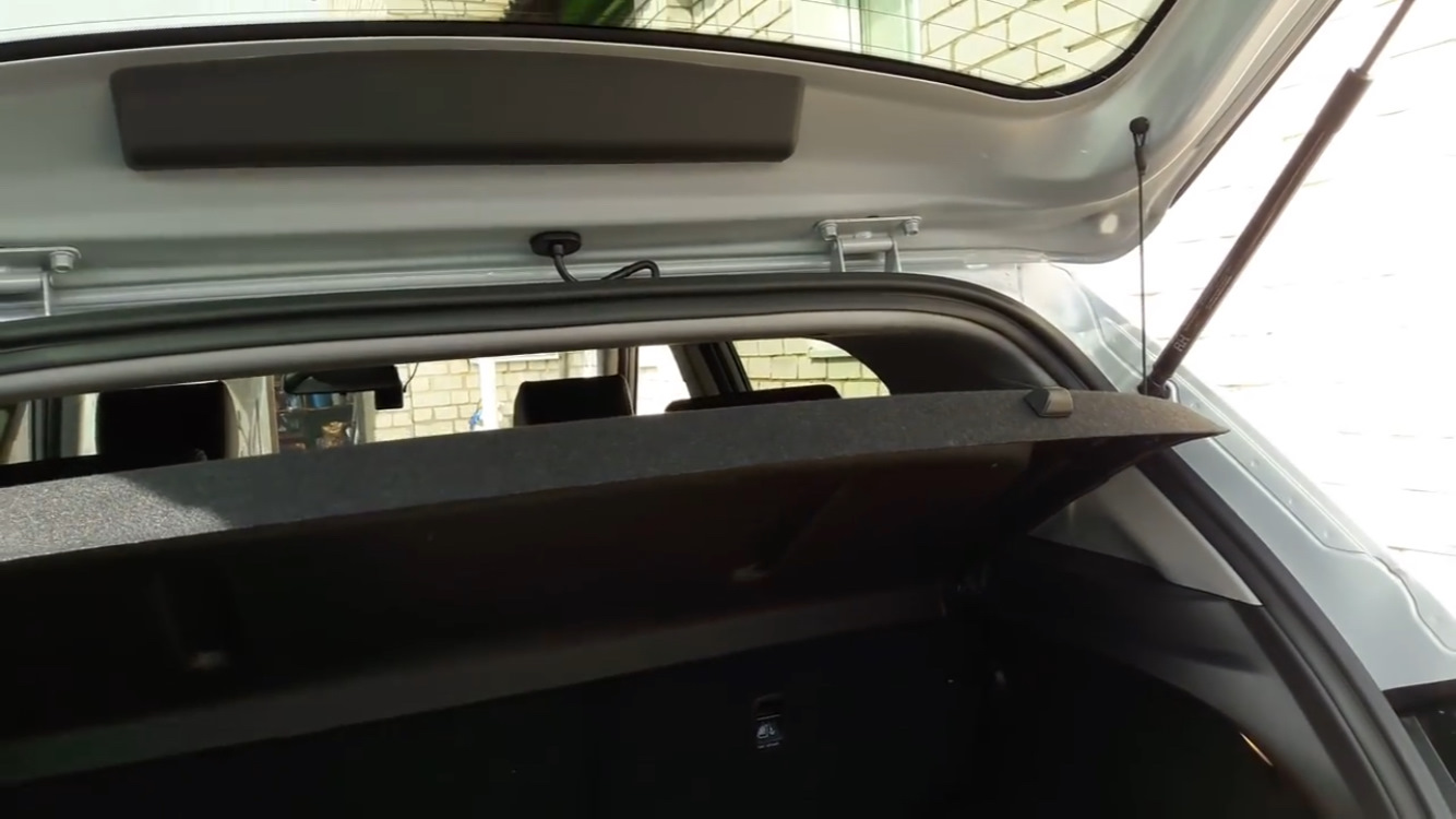 Снятие обшивки двери багажника Hyundai Creta