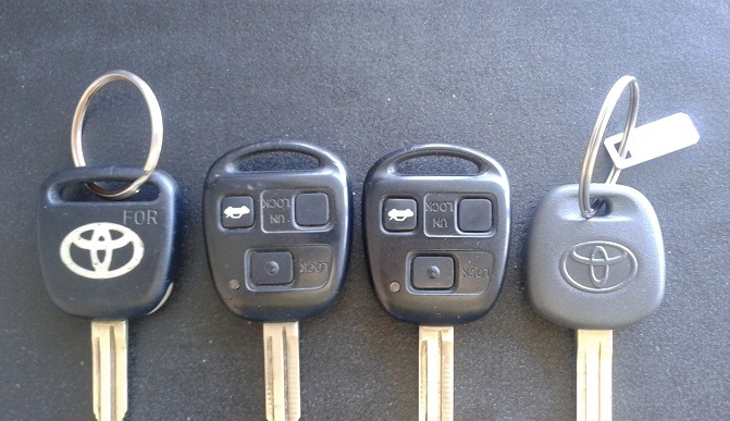 Комплект ключей Toyota Camry 