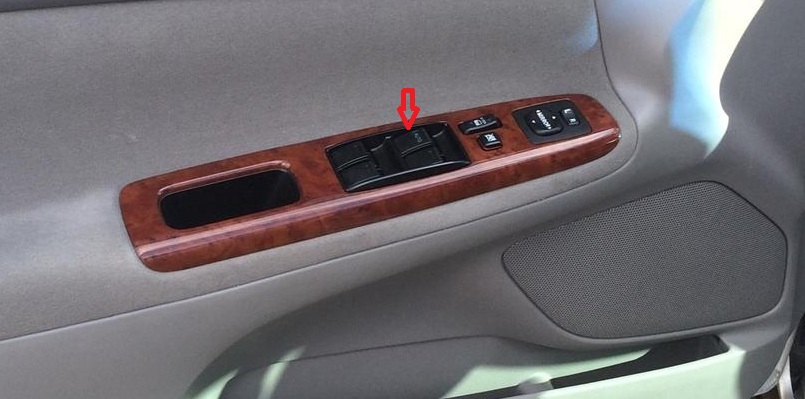 Выключатель электрического стеклоподъемника двери водителя Toyota Camry