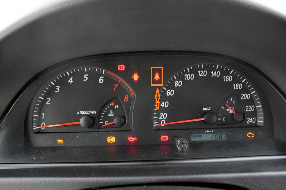 Сигнализатор напоминания о не пристегнутом ремне безопасности водителя Toyota Camry 