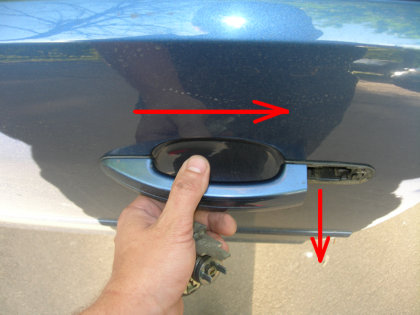 Снятие наружной ручки задней двери в автомобиле Ford Focus 2