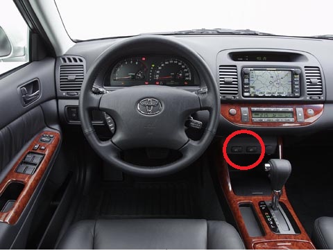Местоположение выключателей системы подогрева сидений Toyota Camry