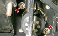 Размещение гаек крепления вакуумного усилителя к педальному узлу Лада Гранта (ВАЗ 2190)