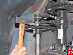 Выпрессовка пальца из наконечника рулевой тяги Лада Гранта (ВАЗ 2190)