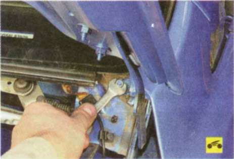 Как снять нижнюю решетку форд фокус 2 рестайлинг