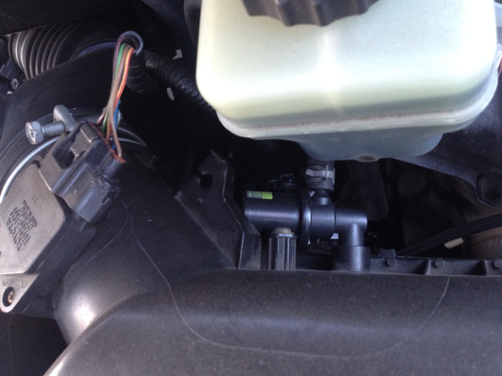 Вакуумный клапан Vacuum Switching Valve в Toyota Camry 