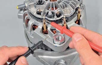 Проверить короткое замыкание статора на «массу» на автомобиле Hyundai Solaris