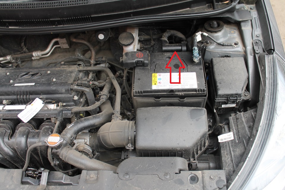Расположение электронного блока управления двигателем на автомобиле Hyundai Solaris