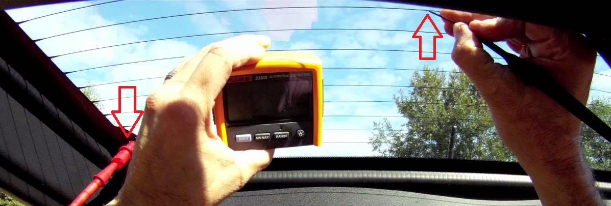 Проверка исправности токопроводящих полос обогревателя заднего стекла на автомобиле Hyundai Solaris