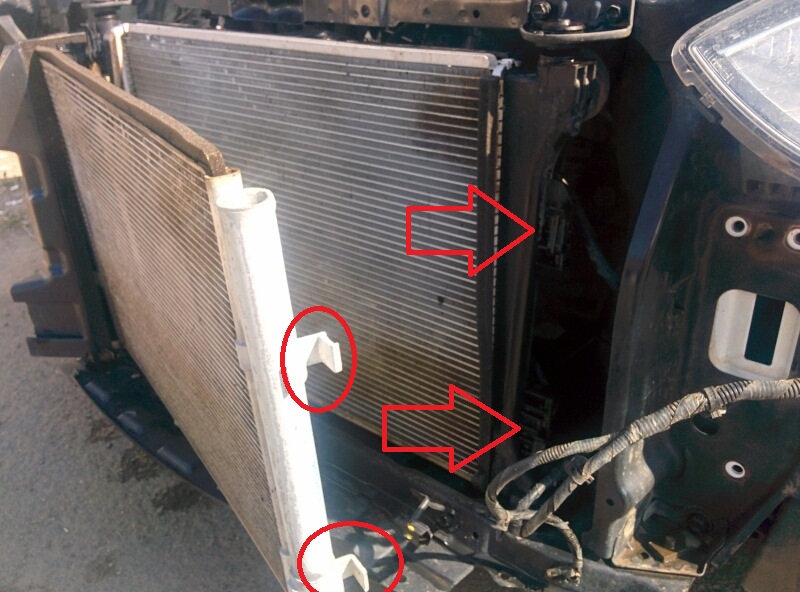 Расположение фиксаторов радиатора кондиционера на автомобиле Hyundai Solaris
