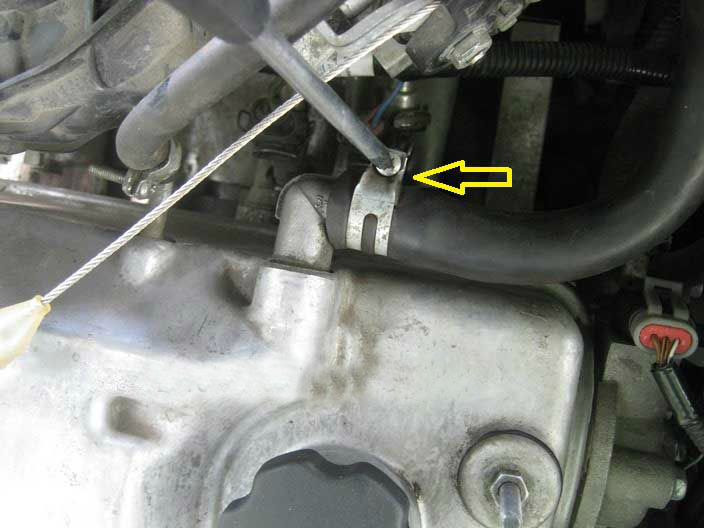 Шланг основного контура системы вентиляции картера на автомобиле Лада Гранта