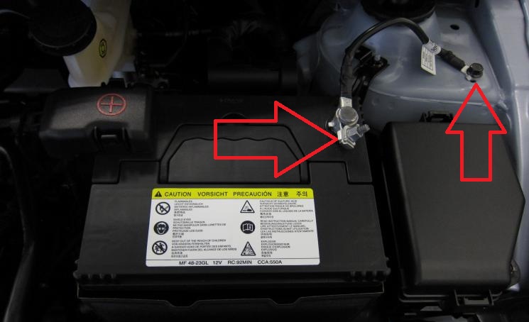 Проверка соединения двигателя и аккумуляторной батареи с «массой» на автомобиле Hyundai Solaris