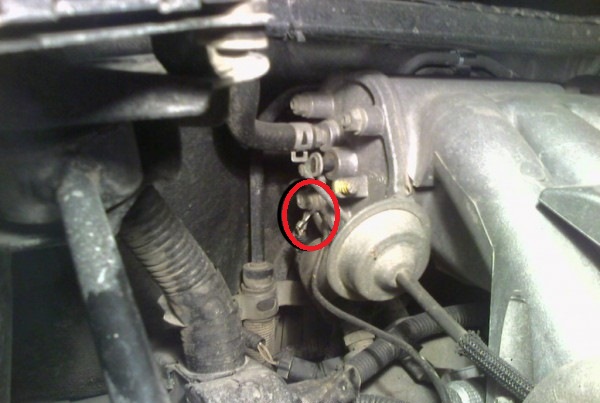 Провод заземления от верхней части впускного коллектора Toyota Camry 