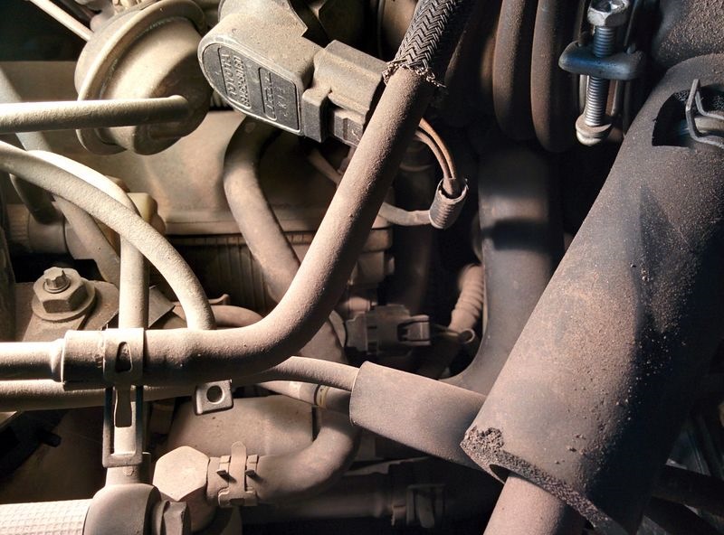 Шланг подачи дополнительного воздуха от корпуса дроссельной заслонки двигателя Toyota Camry 