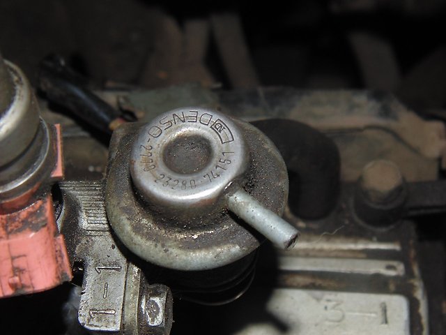 Клапана системы управления давлением топлива Toyota Camry 