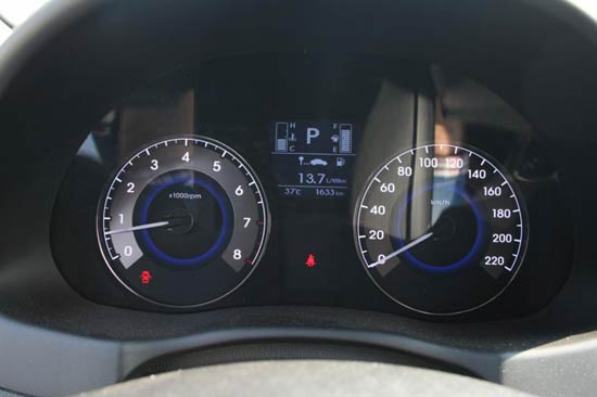 Описание индикаторов комбинации приборов на автомобиле Hyundai Solaris 2010-2016