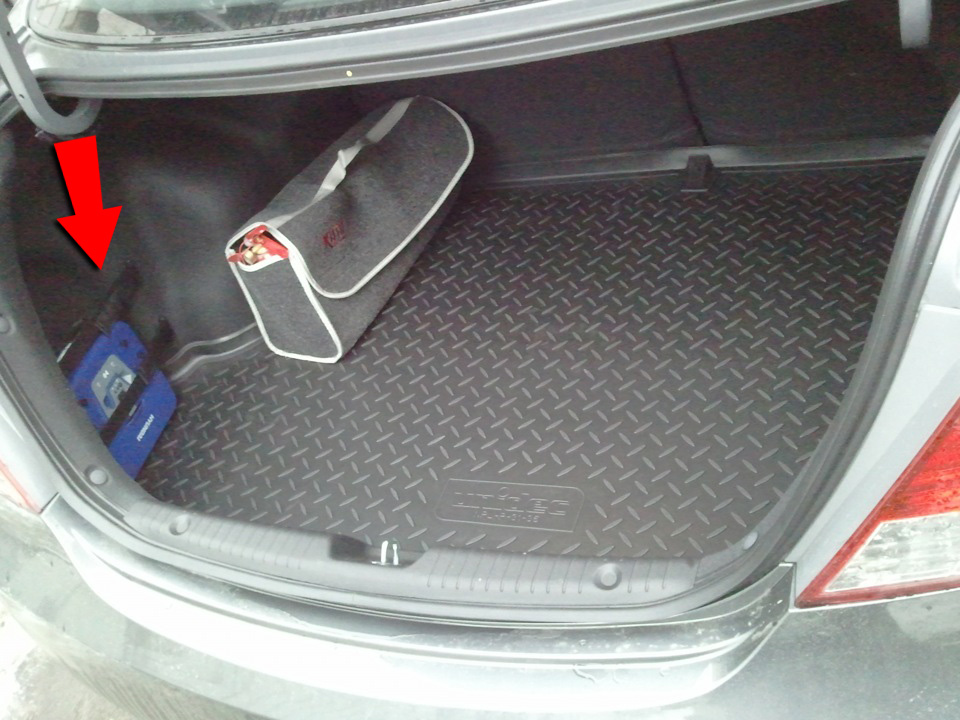 Отсек для вещей в багажнике автомобиля Hyundai Solaris 2010-2016