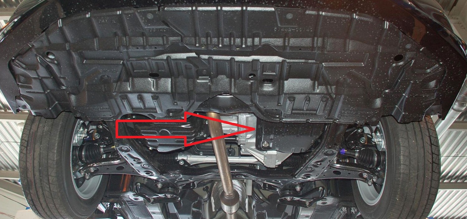 Левая крышка двигателя Toyota Camry 
