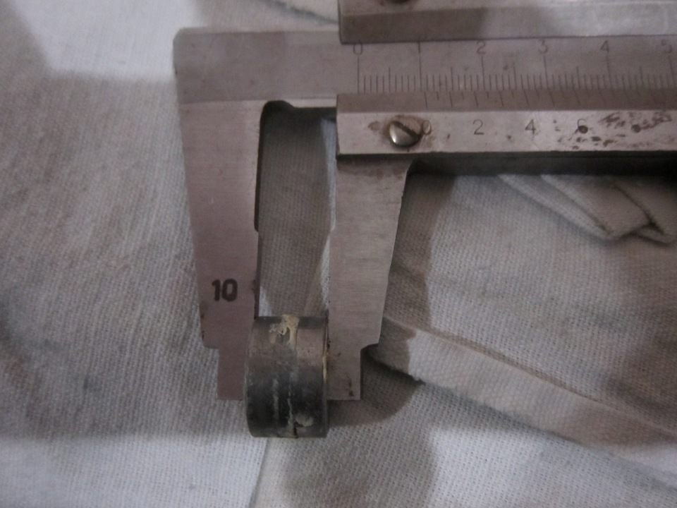 Измерение длины втулки рычага переключения передач Лада Гранта (ВАЗ 2190)