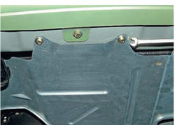 Саморезы нижнего переднего крепления щитка Lada Kalina