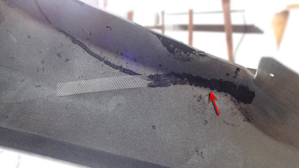 Впаять алюминиевую сетку в лопнувший бампер на автомобиле Hyundai Solaris 2010-2016